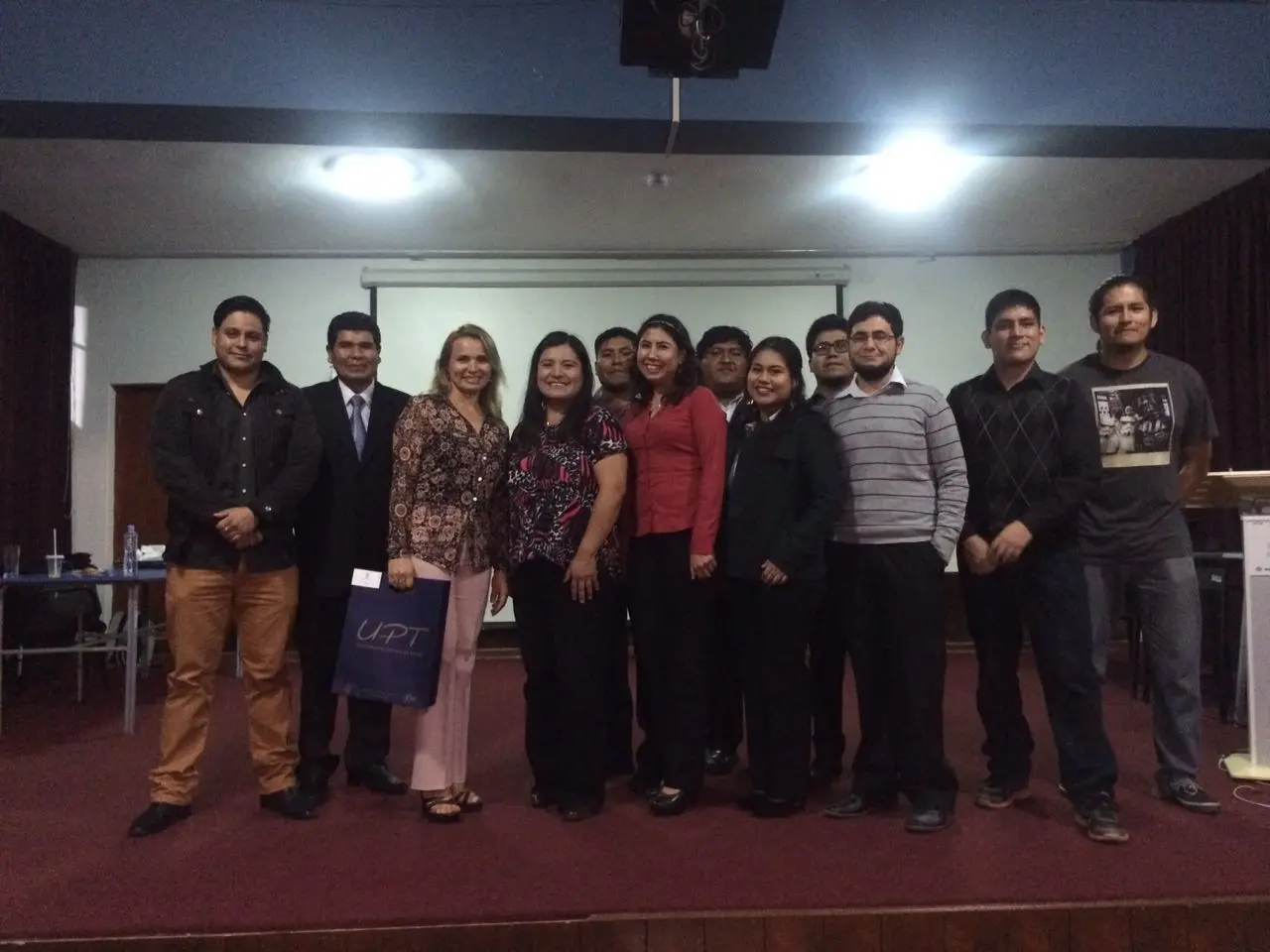 Organizadores y participantes reunidos en una edición anterior de CATEC